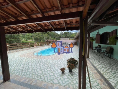 Casa, 4 quartos, 220 m² - Foto 1
