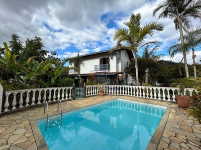 Casa, 3 quartos, 232 m² - Foto 1