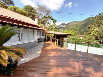 Casa, 4 quartos, 252 m² - Foto 1