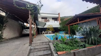 Casa, 6 quartos, 360 m² - Foto 1