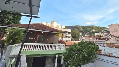 Casa, 6 quartos, 225 m² - Foto 2