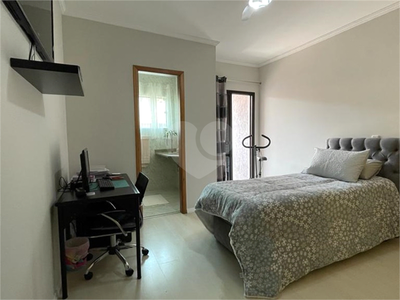 Sobrado, 3 quartos, 240 m² - Foto 1