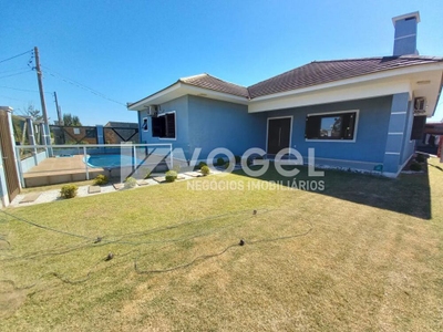 Casa, 4 quartos, 197 m² - Foto 1