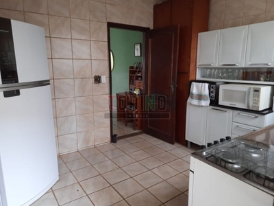 Casa, 3 quartos, 178 m² - Foto 1