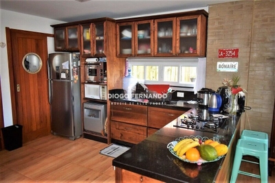 Casa, 4 quartos, 255 m² - Foto 1