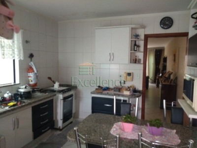 Sobrado, 3 quartos, 180 m² - Foto 1