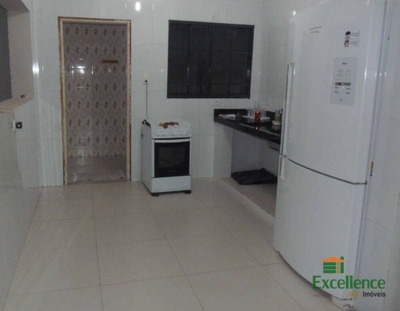 Casa, 3 quartos, 216 m² - Foto 2