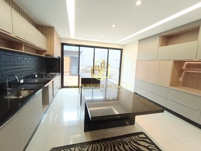 Casa, 3 quartos, 195 m² - Foto 1