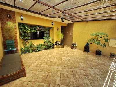 Sobrado, 3 quartos, 184 m² - Foto 1