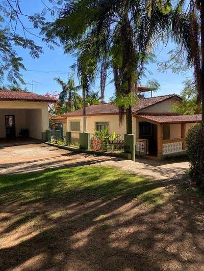 Chácara, 3 quartos, 1552 m² - Foto 1