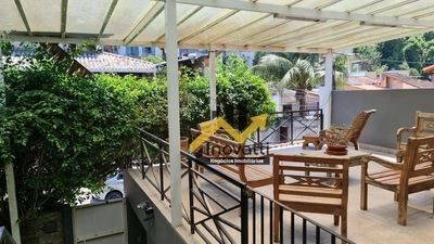 Casa, 4 quartos, 248 m² - Foto 1