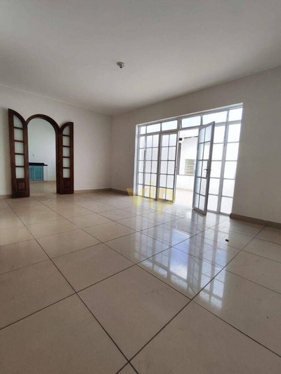 Casa, 3 quartos, 270 m² - Foto 2