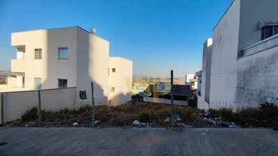 Terreno, 240 m² - Foto 1