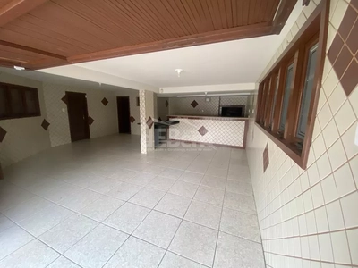 Casa, 4 quartos, 223 m² - Foto 2