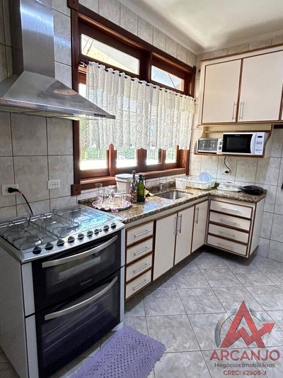 Casa, 3 quartos, 249 m² - Foto 1