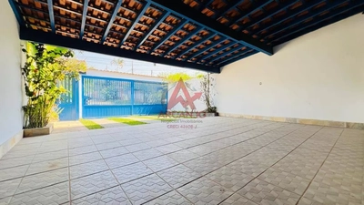 Casa, 4 quartos, 258 m² - Foto 1