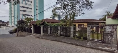 Casa, 5 quartos, 255 m² - Foto 2