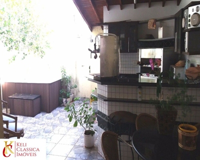 Casa, 4 quartos, 180 m² - Foto 1