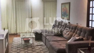 Casa, 3 quartos, 228 m² - Foto 1