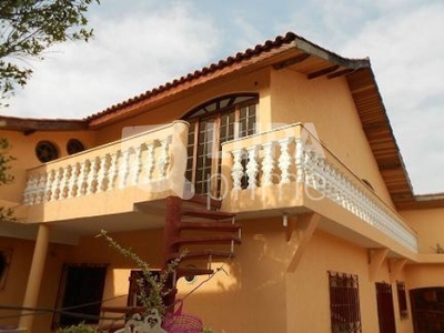 Casa, 4 quartos, 240 m² - Foto 1