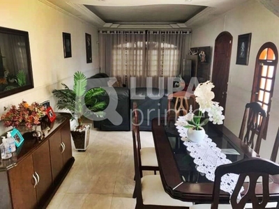 Casa, 3 quartos, 159 m² - Foto 1