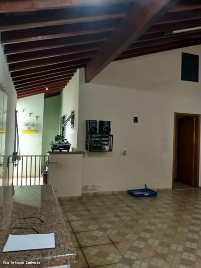 Casa, 4 quartos, 230 m² - Foto 2