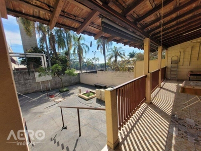 Casa, 3 quartos, 184 m² - Foto 1