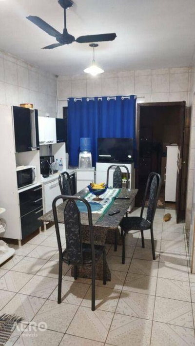 Casa, 4 quartos, 146 m² - Foto 1