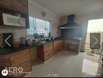 Casa, 3 quartos, 183 m² - Foto 2