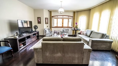 Sobrado, 6 quartos, 381 m² - Foto 1