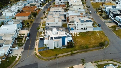 Casa, 3 quartos, 236 m² - Foto 1