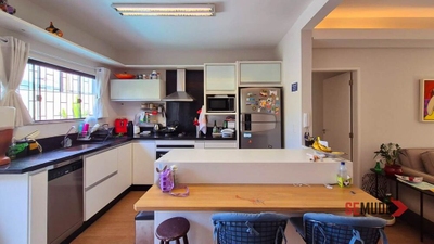 Casa, 4 quartos, 143 m² - Foto 1