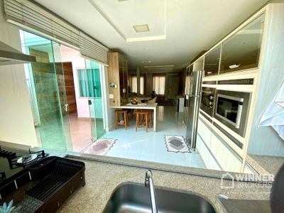 Casa, 3 quartos, 241 m² - Foto 3