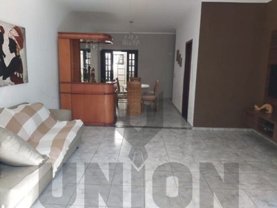 Casa, 3 quartos, 204 m² - Foto 2