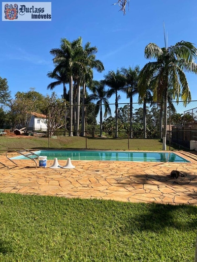 Chácara, 3 quartos, 1552 m² - Foto 1