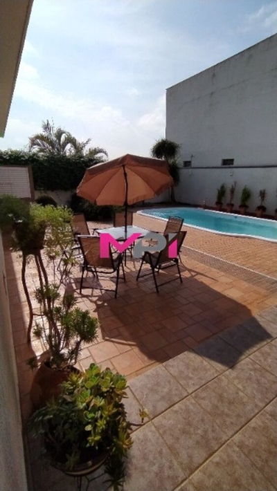 Casa, 4 quartos, 250 m² - Foto 1