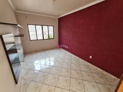 Casa, 3 quartos, 196 m² - Foto 1