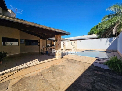 Casa, 4 quartos, 213 m² - Foto 1