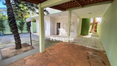 Sobrado, 4 quartos, 329 m² - Foto 2