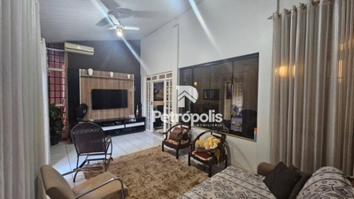 Casa, 3 quartos, 260 m² - Foto 2