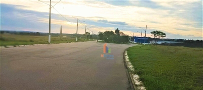 Loteamento e Condomínio, 2700 m² - Foto 1