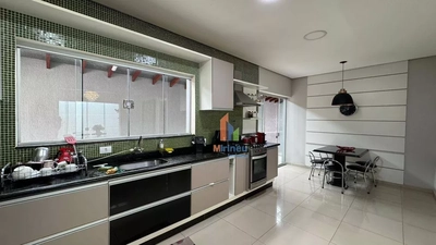 Casa, 3 quartos, 250 m² - Foto 1