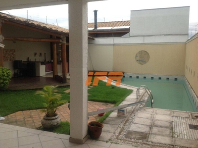 Sobrado, 3 quartos, 499 m² - Foto 1