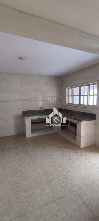 Casa, 3 quartos, 241 m² - Foto 2