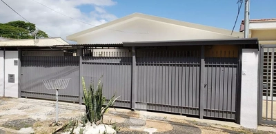 Casa, 3 quartos, 241 m² - Foto 1