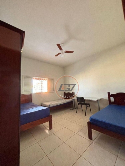 Chácara, 3 quartos, 2500 m² - Foto 1