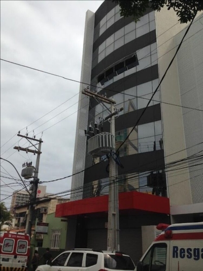 Prédio Inteiro - Foto 1