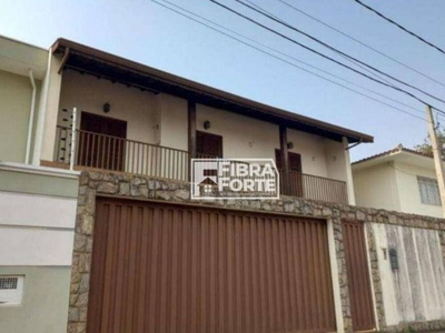 Casa, 4 quartos, 266 m² - Foto 1