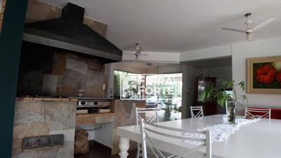 Casa, 6 quartos, 302 m² - Foto 4