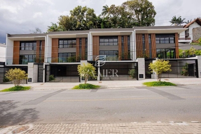 Sobrado, 3 quartos, 291 m² - Foto 1